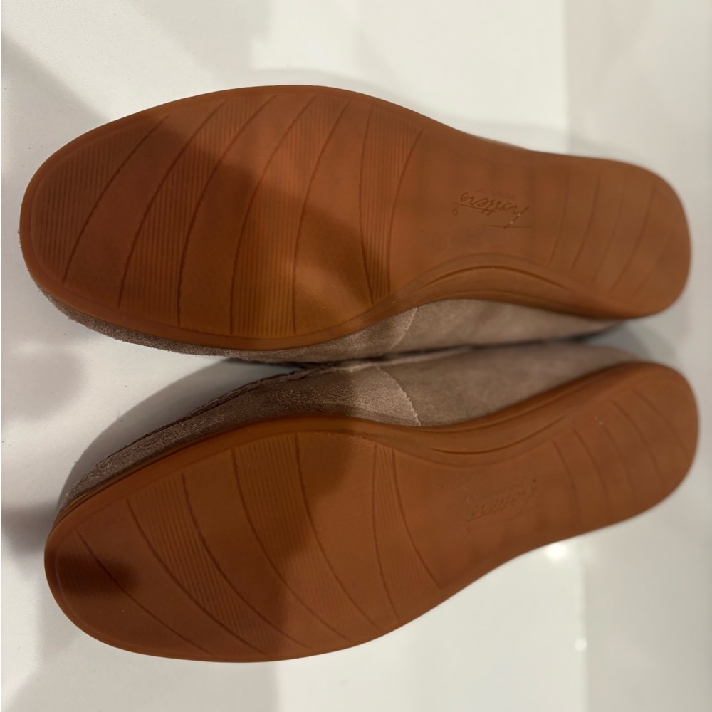 Trotters Dawson Tan Suede Tassel Loafers Size 10 - Picture 5 of 6